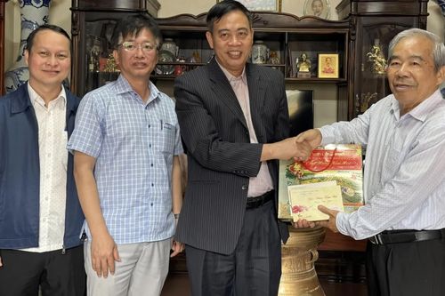Đồng chí Nguyễn Đăng Quang thăm, chúc Tết các đồng chí nguyên lãnh đạo tỉnh