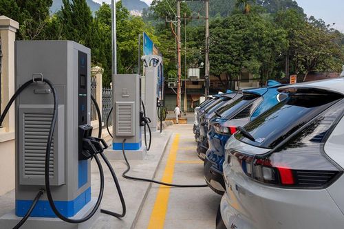 Thế giới mạnh tay trợ cấp xe điện: Việt Nam nhập cuộc bằng 'đòn bẩy' nào?