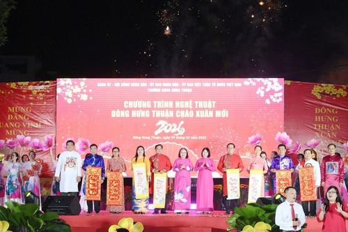 TP. Hồ Chí Minh: Rộn ràng chợ hoa Tết, mừng Đảng, mừng xuân