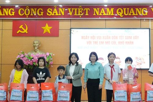 TP. Hồ Chí Minh: Chăm lo Tết đến trẻ em mồ côi, khó khăn
