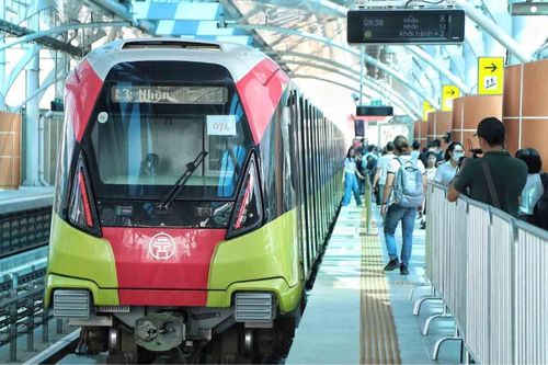 Hà Nội tăng số chuyến tàu điện trong giờ cao điểm