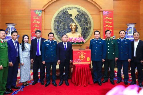 Chủ tịch UBND Thành phố Hà Nội thăm, chúc Tết các đơn vị trên địa bàn Thủ đô