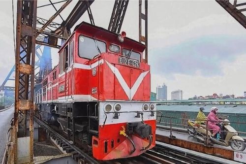 Khắc phục xong sự cố cầu Long Biên, tàu lưu thông trở lại