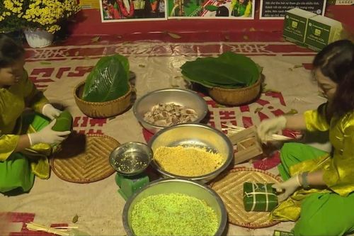 Trải nghiệm mua sắm, du xuân tại nhiều hội chợ Thủ đô