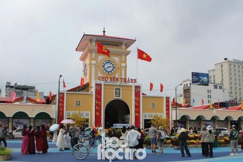 'Tọa độ' check-in siêu hot Tết 2026: Chợ Bến Thành và Hồ Con Rùa 'thay áo mới'