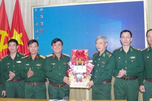 Ban Chỉ huy Bộ đội Biên phòng tỉnh Khánh Hòa thăm, chúc Tết Bộ Chỉ huy Quân sự tỉnh năm 2026