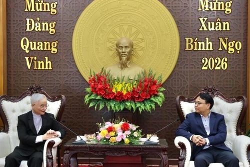 Tòa Giám mục Giáo phận Đà Lạt thăm, chúc mừng năm mới Tỉnh ủy Lâm Đồng