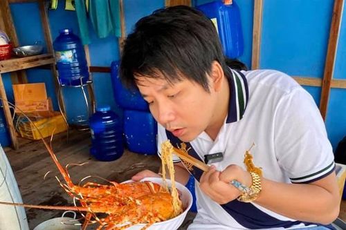 Chuyện gì đang xảy ra với Khoa Pug?