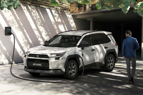 'Bản sao' Toyota RAV4 ra mắt thế hệ mới - SUV Suzuki chạy xăng cắm sạc