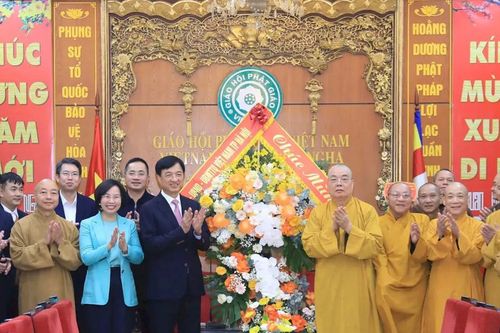 Bí thư Thành ủy Nguyễn Duy Ngọc thăm, chúc Tết Giáo hội Phật giáo Việt Nam, lực lượng vũ trang Thủ đô