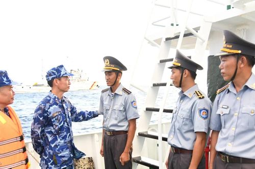 Đoàn công tác Vùng Cảnh sát biển 3 chúc Tết, kiểm tra tại Đặc khu Trường Sa