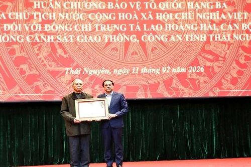Truy tặng Huân chương Bảo vệ Tổ quốc cho Trung tá Lao Hoàng Hải