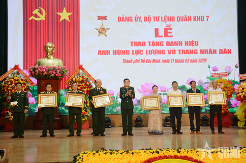 Quân khu 7: Trao tặng, truy tặng danh hiệu Anh hùng LLVT nhân dân cho 7 đồng chí