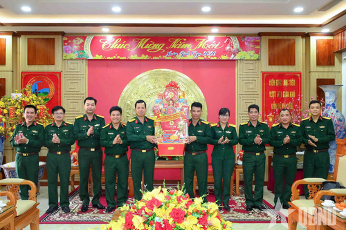 Binh đoàn 16 thăm, chúc Tết Quân đoàn 34 và Binh đoàn 15