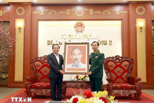 Trưởng ban Tuyên giáo và Dân vận Trung ương Trịnh Văn Quyết thăm, chúc Tết Quân khu 2