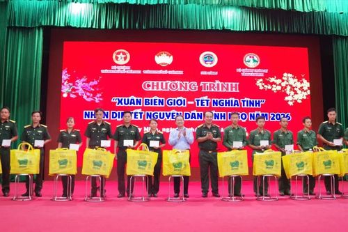 Ủy ban MTTQ Việt Nam TPHCM trao nhà cho người dân vùng biên giới Tây Ninh