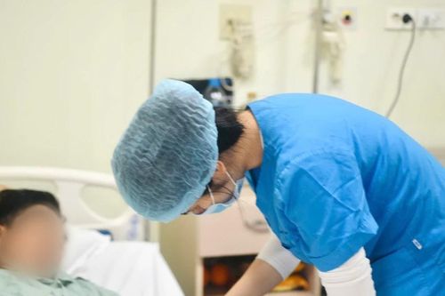 Cả nhà 4 người nhập viện cấp cứu vì ngộ độc Ciguatoxin sau bữa cơm cá biển