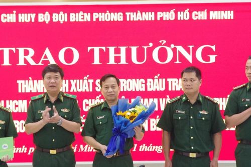 Khen thưởng lực lượng phá chuyên án sản xuất tiền giả