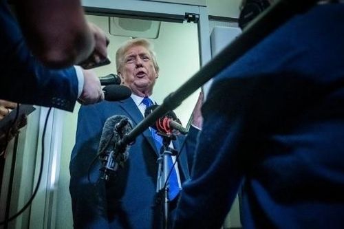 Tổng thống Trump cảnh báo 'rắn' Iran trước vòng đàm phán tiếp theo