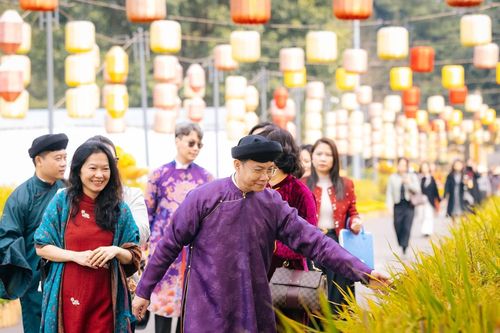 Đường hoa Tết trong không gian Di sản Văn hóa Thế giới Hoàng thành Thăng Long