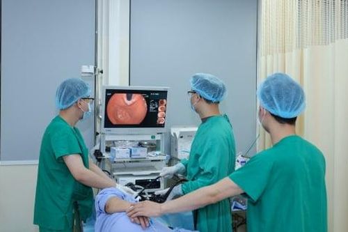 Uống rượu ngày Tết thế nào để không 'trả giá' sau kỳ nghỉ?