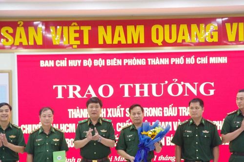 Bộ đội Biên phòng TP Hồ Chí Minh trao thưởng nóng sau thành công đặc biệt trong chuyên án tiền giả