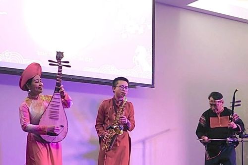 Ấn tượng chương trình 'Xuân Quê hương-Bính Ngọ 2026' lần đầu tiên ở Ireland