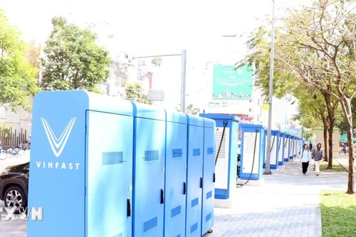 Thành phố Hồ Chí Minh: 52 vị trí lắp đặt tủ đổi pin xe máy điện trên vỉa hè