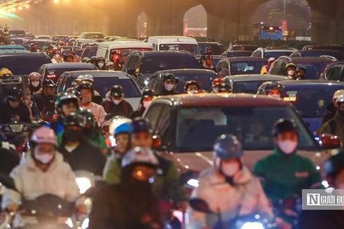 Cận Tết, giao thông Hà Nội luôn trong tình trạng ùn tắc