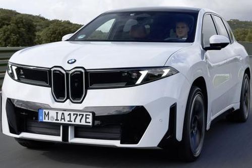 BMW iX3 có sẵn camera toàn cảnh nhưng khách phải trả phí sử dụng