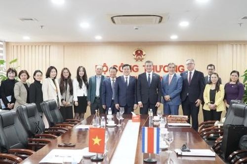 Thứ trưởng Bộ Công Thương Nguyễn Sinh Nhật Tân làm việc với Bộ trưởng Bộ Ngoại thương Costa Rica