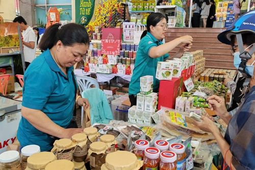Hơn 500 sản phẩm góp mặt tại phiên chợ 'Tết Xanh – Quà Việt'