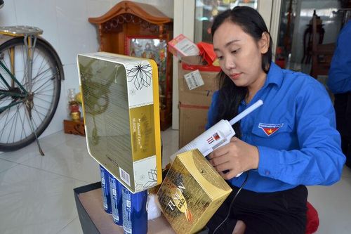 Nghề làm bánh tét mùa Tết