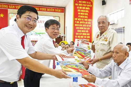 Xã Vĩnh Bình họp mặt chúc mừng năm mới Bính Ngọ 2026