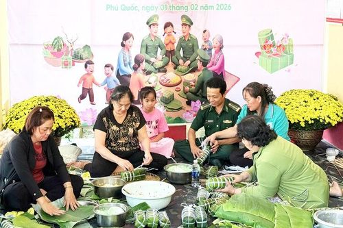 Tết sớm ở Gành Dầu