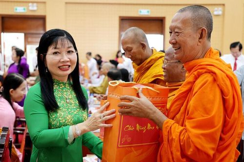 An Giang họp mặt nhân sĩ, chức sắc các tôn giáo, đại diện các dân tộc nhân dịp Xuân Bính Ngọ 2026