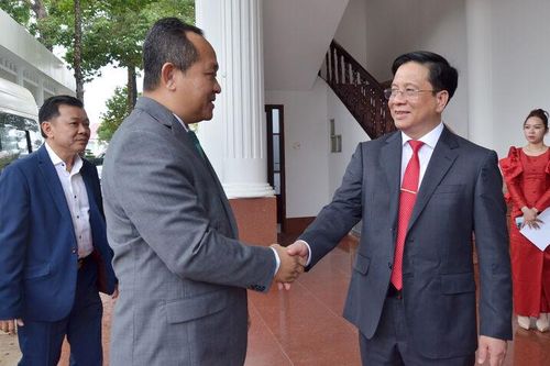 Đoàn đại biểu tỉnh Kep thăm, chúc tết UBND tỉnh An Giang