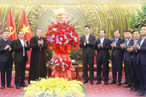 Phó Bí thư Tỉnh ủy Trần Huy Phương tiếp các đoàn đại biểu tổ chức tôn giáo đến chúc Tết