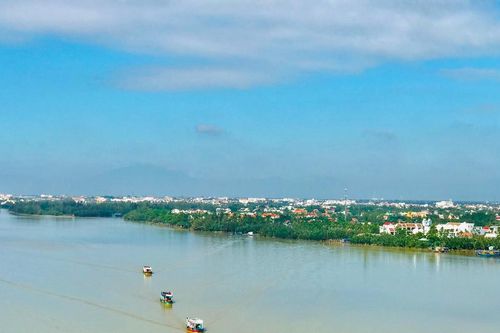 Ngày xuân trở về 'dòng sông tuổi thơ'