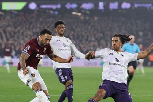 Leny Yoro rực sáng trước West Ham: Lời khẳng định đanh thép gửi tới Harry Maguire