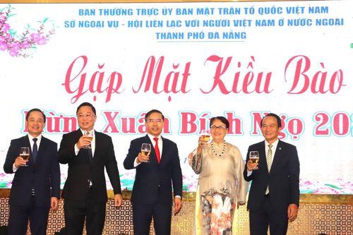 Đà Nẵng gặp mặt 200 kiều bào về thăm, đón Tết Bính Ngọ 2026