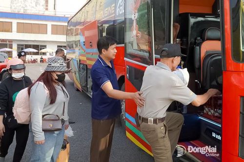 Sẵn sàng phương tiện, đảm bảo bình ổn giá tàu xe dịp Tết