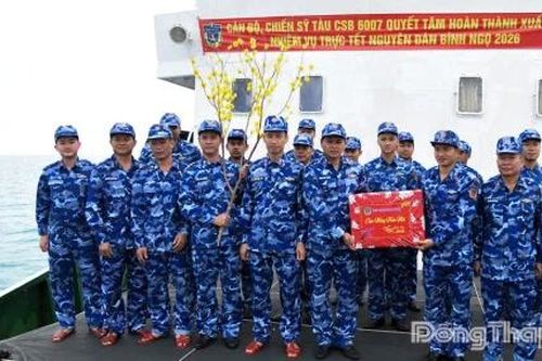 Bộ Tư lệnh Vùng Cảnh sát biển 3 thăm, chúc Tết lực lượng làm nhiệm vụ trên vùng biển Trường Sa
