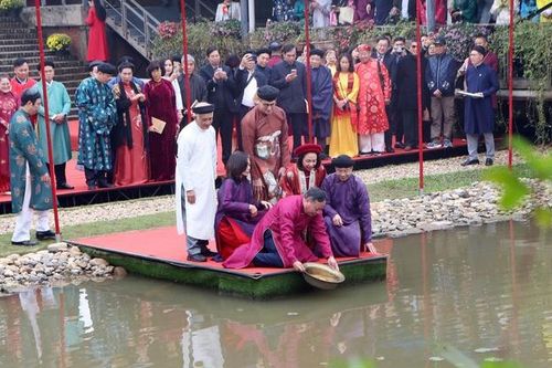 Tái hiện nghi lễ 'Tống cựu nghinh tân' trong Hoàng thành Thăng Long