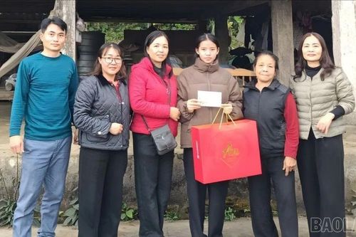 Góp yêu thương, mang Tết đến với học trò nghèo