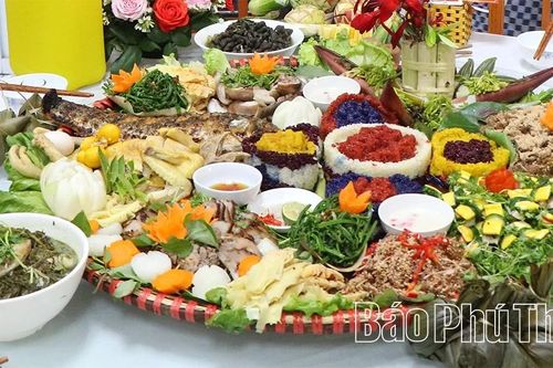 Cỗ Tết xứ Mường