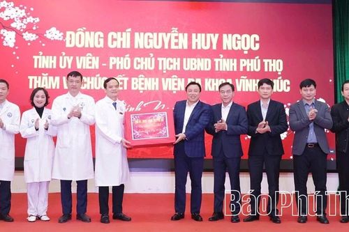 Phó Chủ tịch UBND tỉnh Nguyễn Huy Ngọc thăm, chúc Tết Bệnh viện Đa khoa Vĩnh Phúc và Bệnh viện Hữu nghị Lạc Việt