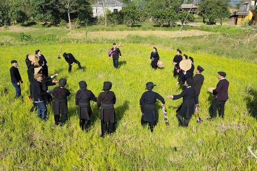 Xuân về trong trò chơi dân gian