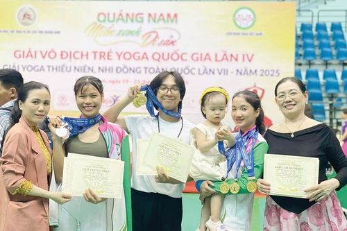 Kiện tướng yoga trẻ tuổi