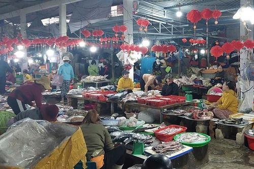 Sắc xuân trên chợ Truồi